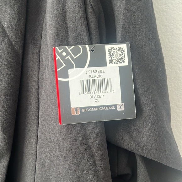 NWT Black Blazer - Juniors XL - Picture 3 of 8